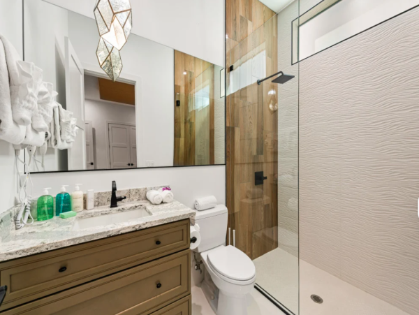 Luxurious 8-Bedroom Vacation Home in Orlando - Private Pool & Resort Amenities